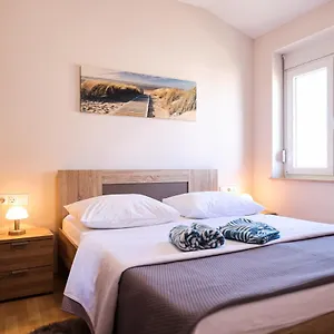 Anka With Seaview Apartment Vrsi